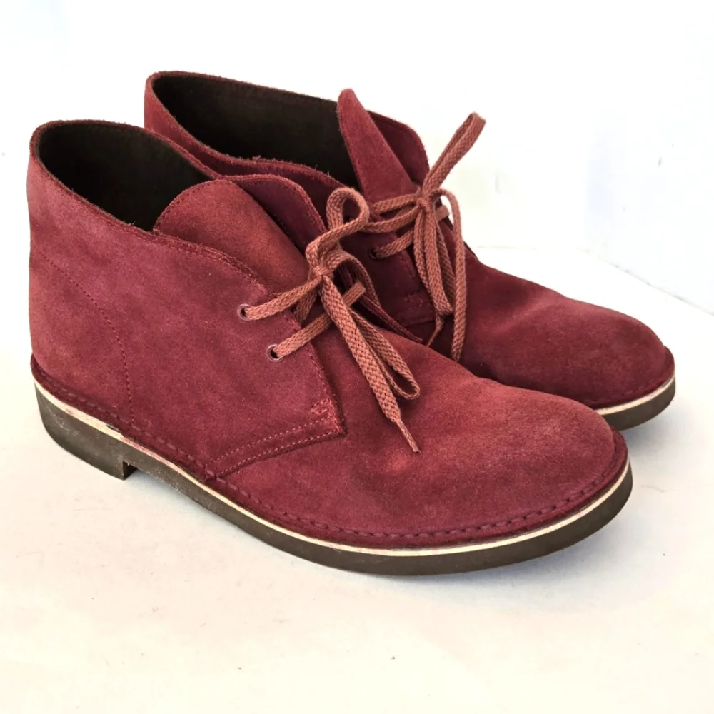 Clarks suede leather burgundy chukka boots
